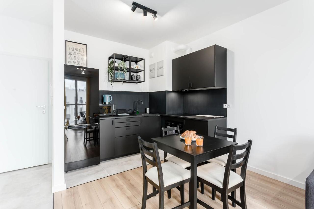 Chill Apartments Warsaw Airport ภายนอก รูปภาพ